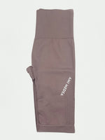 Load image into Gallery viewer, Letter Print Short
